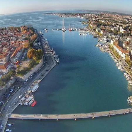 Apt Emilia - Your Holiday With Parking Apartment *