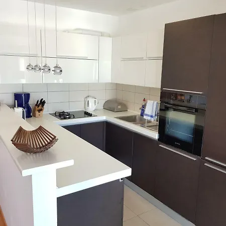 Apartment Apt Emilia - Your Holiday With Parking