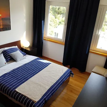 Apt Emilia - Your Holiday With Parking