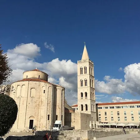 Apt Emilia - Your Holiday With Parking